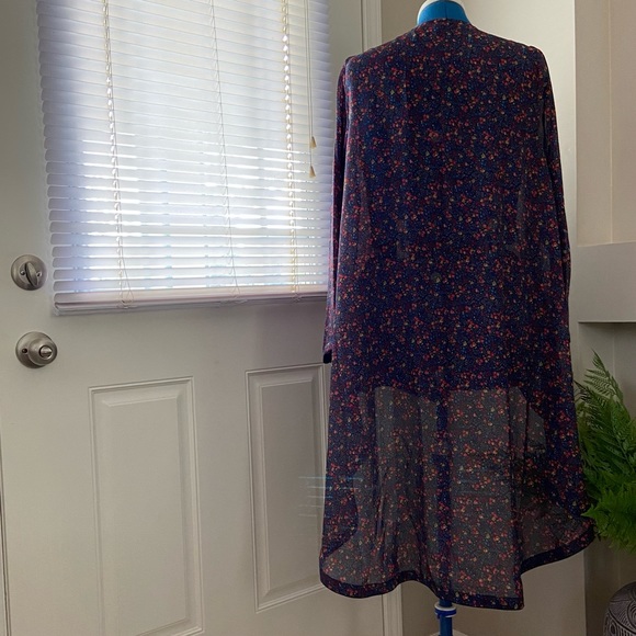 Black Floral print sheer women kimono asymmetrical hemline top. One size. Used. - Picture 12 of 13